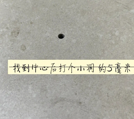 索县瓷砖空鼓维修公司专业解答在瓷砖铺贴过程中，如果砂料搅拌不均匀，将会带来以下问题